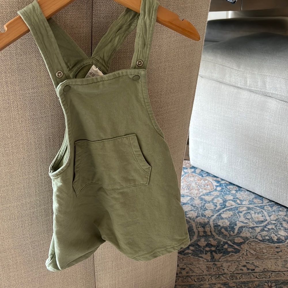 H&M overall shorts organic cotton light green size 9M like new